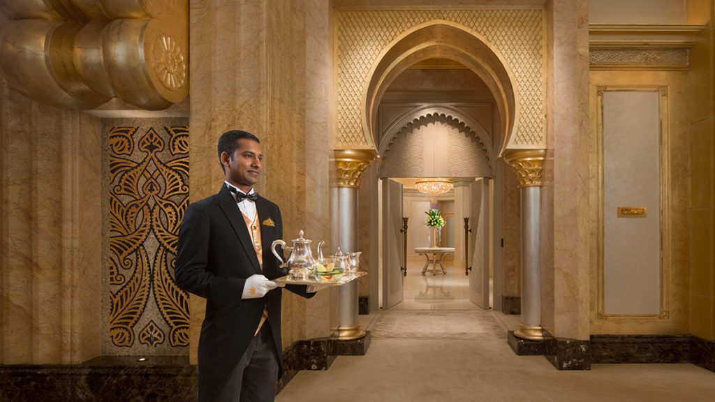 Palace Butler (© Emirates Palace Abu Dhabi)