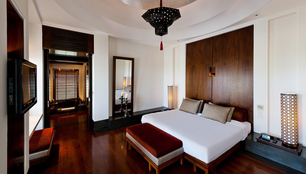 The Chedi Club Suite - Bedroom (© The Chedi Mucat)
