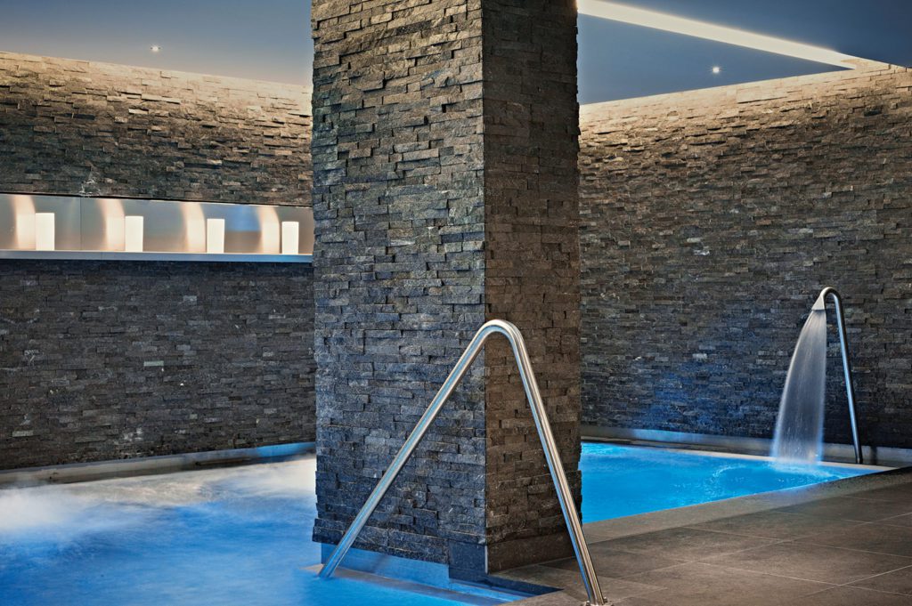 Spa Pool (© Hotel Schweizerhof Bern)