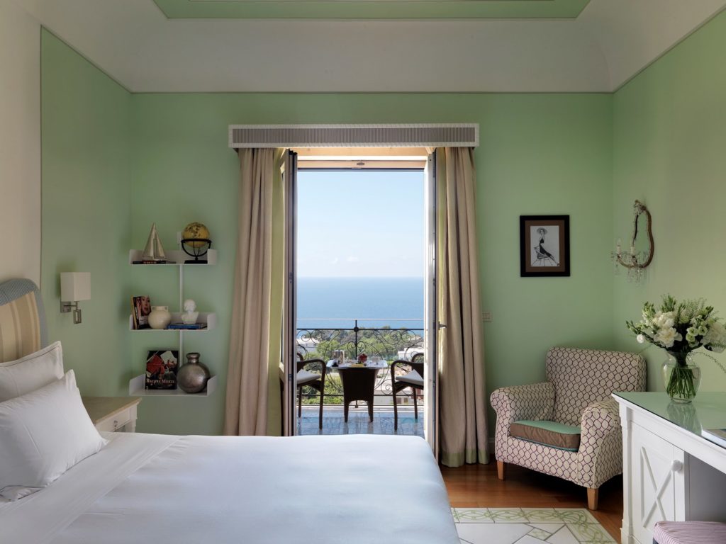 Capri Tiberio Palace_Suite_(c) Preferred Hotels and Resorts