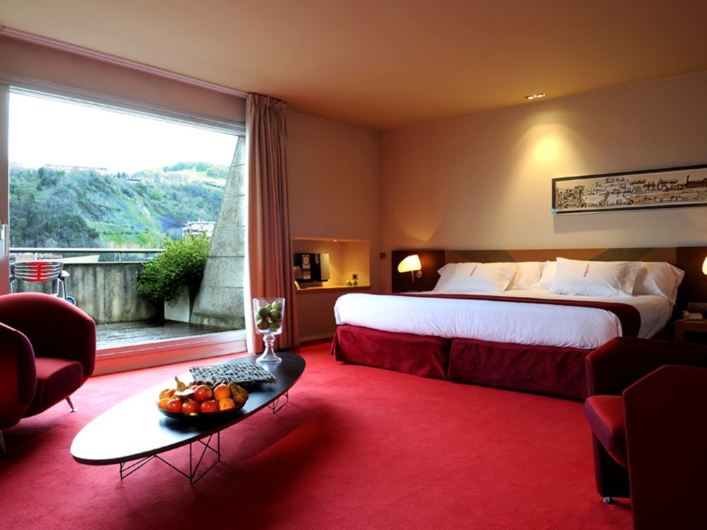 Gran Hotel Domine Bilbao_Junior Suite_(c) Preferred Hotels and Resorts