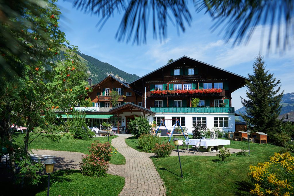 Hotel Waldrand - Hausansicht (© Garten Hotels Schweiz)