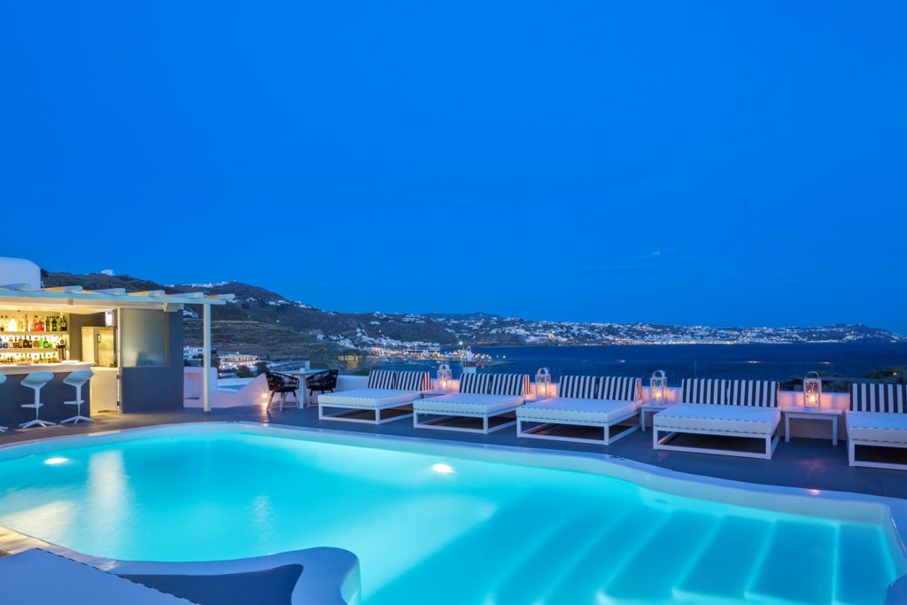 Mykonos Princess_Pool_(c) preferred Hotels and Resorts
