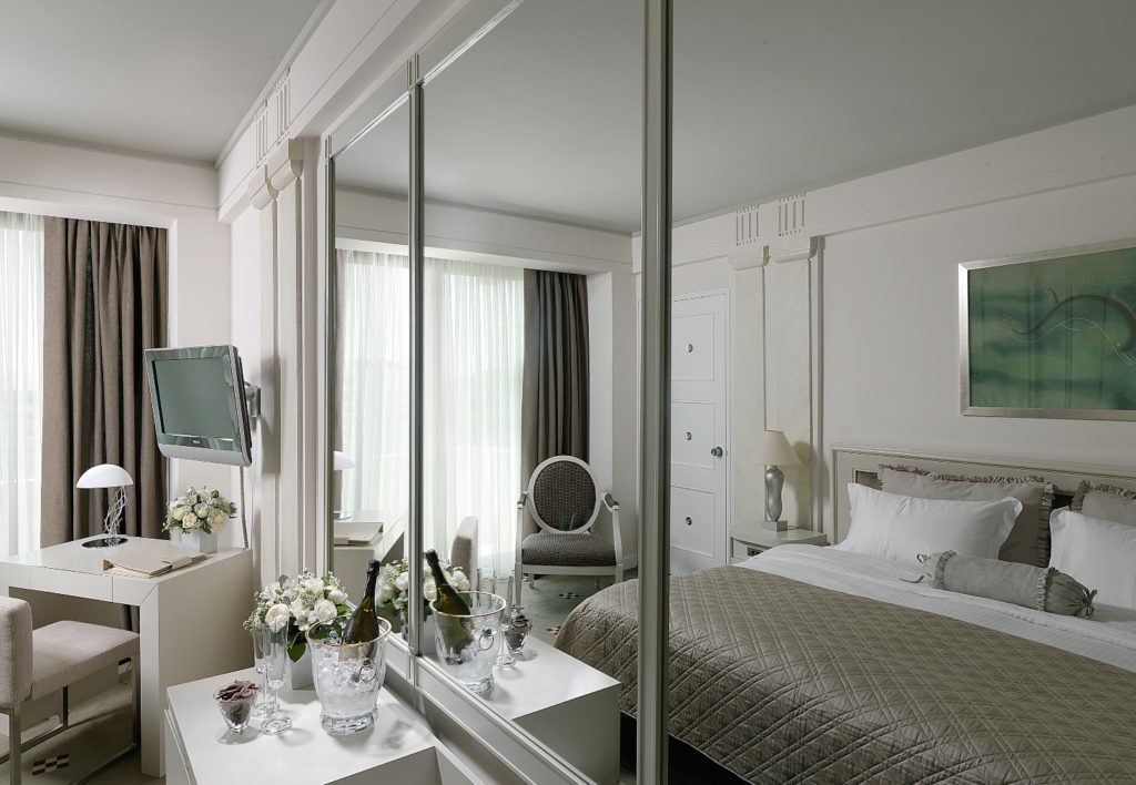 NJV Athens Plaza_Deluxe Room_(c) Preferred Hotels and Resorts